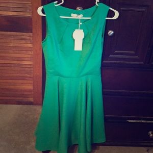 Dress V Fashion size medium brand new